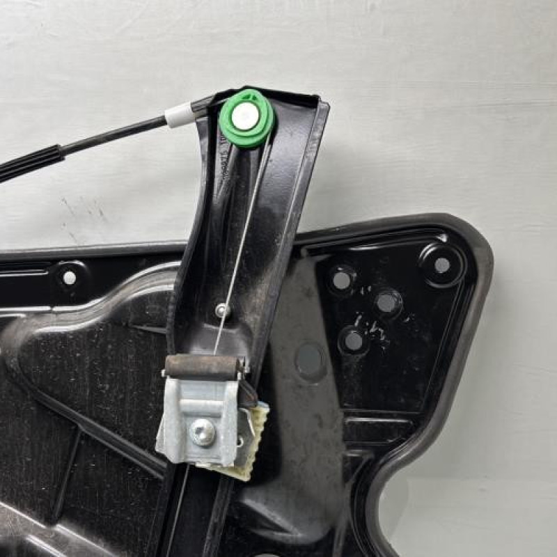 Leve vitre electrique avant gauche VOLKSWAGEN PASSAT 6 Photo n°5