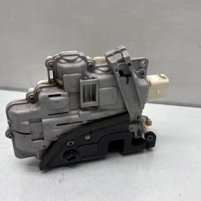 Serrure arriere gauche VOLKSWAGEN PASSAT 6 Photo n°3