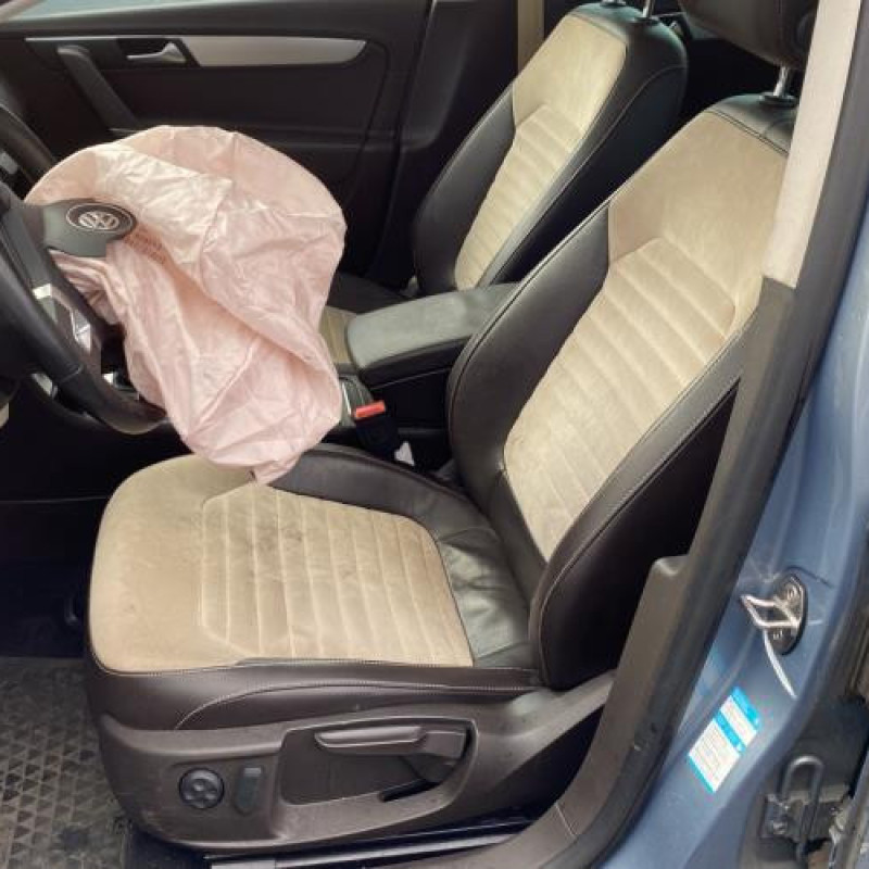 Verin de coffre VOLKSWAGEN PASSAT 6 Photo n°15