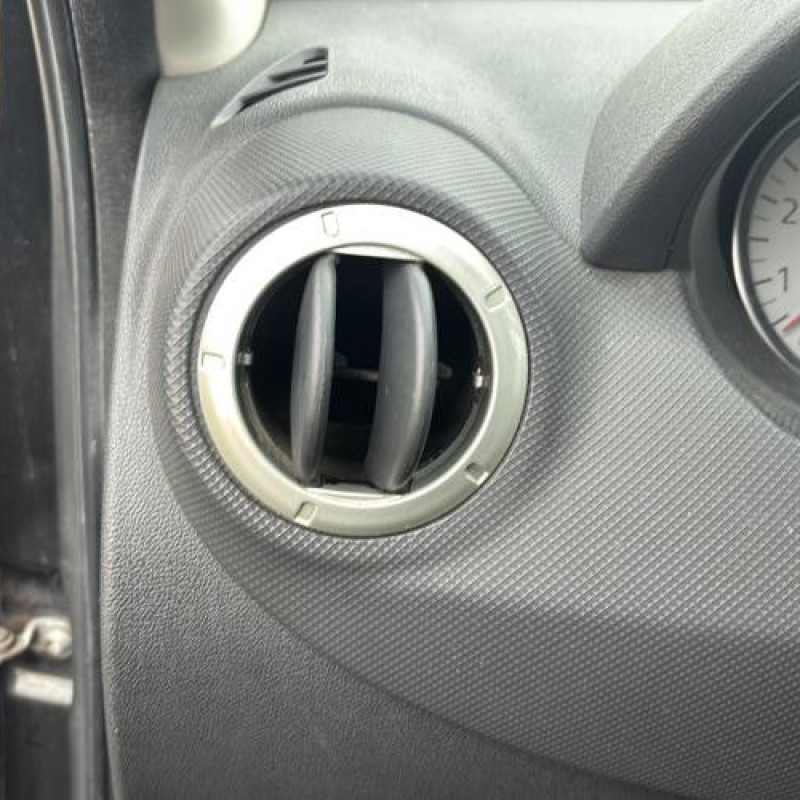 Poignee porte arriere gauche DACIA SANDERO 1 Photo n°18