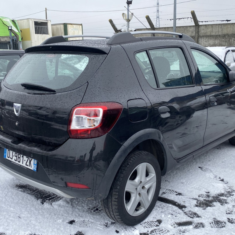 DACIA SANDERO 2 PHASE 1 0.9i - 12V TURBO TCE 90 Photo n°3