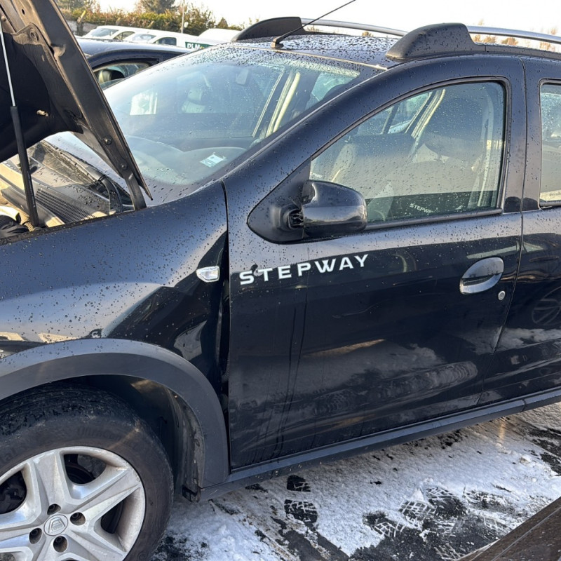 DACIA SANDERO 2 PHASE 1 0.9i - 12V TURBO TCE 90 Photo n°12