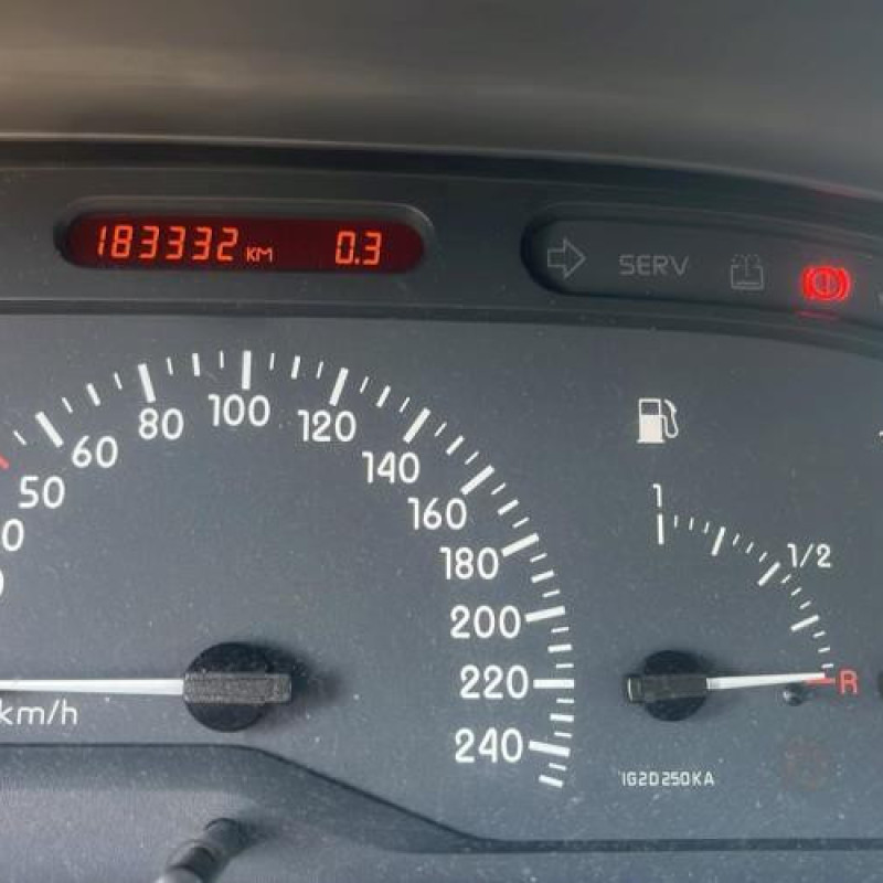 Aile avant droit RENAULT LAGUNA 1 Photo n°16