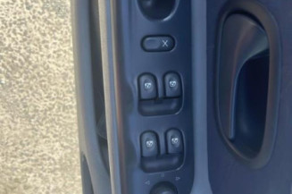 Aile avant droit RENAULT LAGUNA 1