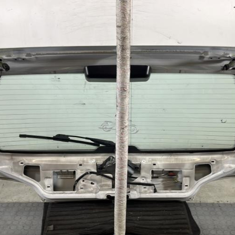 Malle/Hayon arriere PEUGEOT 106 Photo n°7