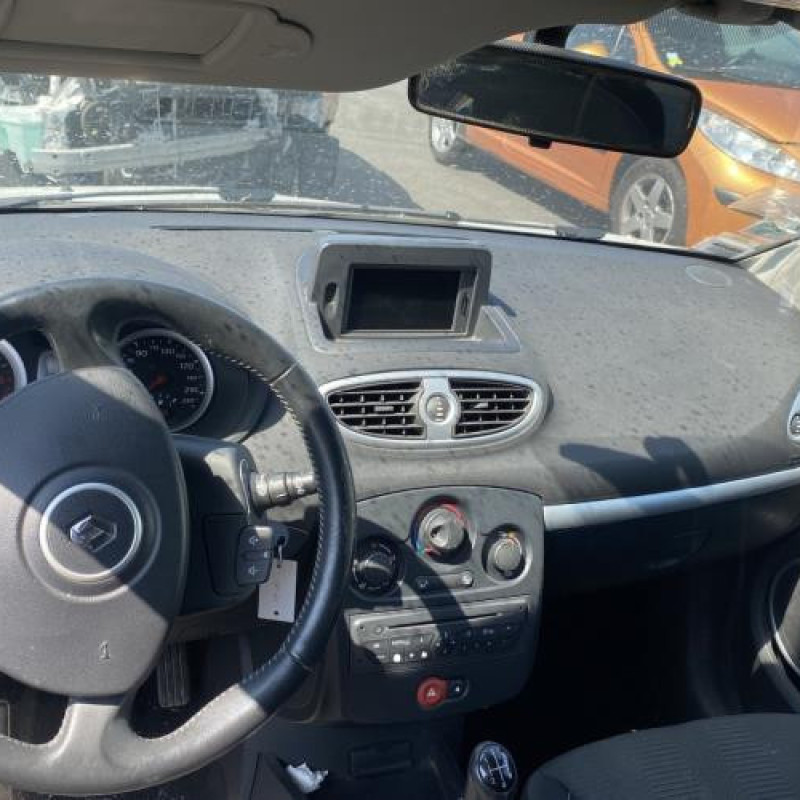 Pretensionneur de ceinture avant gauche RENAULT CLIO 3 Photo n°19