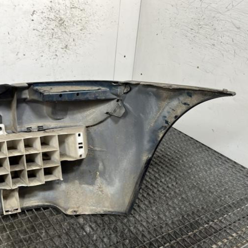 Pare choc arriere RENAULT CLIO 2 Photo n°5