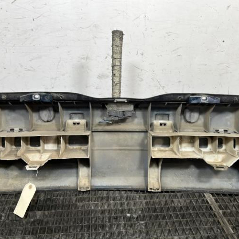 Pare choc arriere RENAULT CLIO 2 Photo n°6