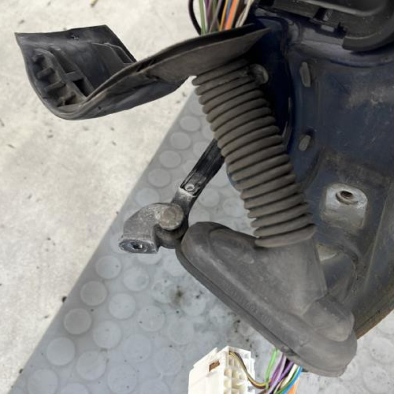 Porte avant gauche FORD FIESTA 6 Photo n°5