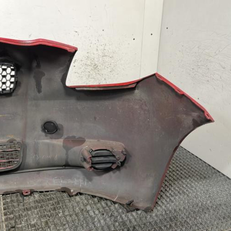 Pare choc avant TOYOTA YARIS 2 Photo n°4