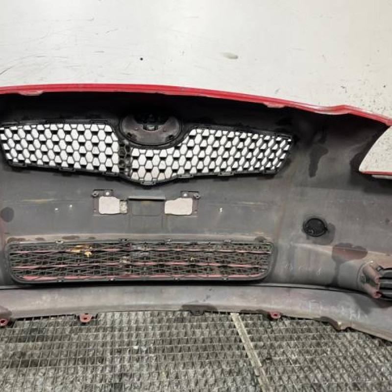 Pare choc avant TOYOTA YARIS 2 Photo n°5