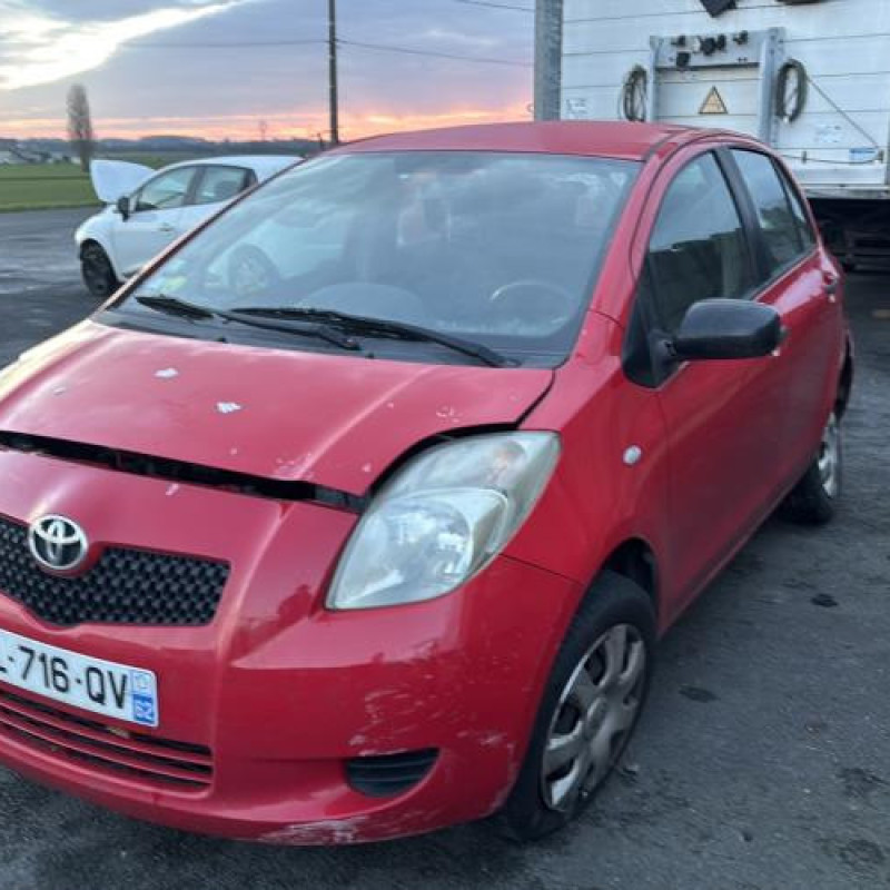 Pare choc avant TOYOTA YARIS 2 Photo n°7