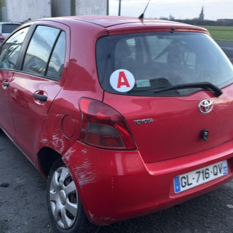 Pare choc avant TOYOTA YARIS 2 Photo n°10