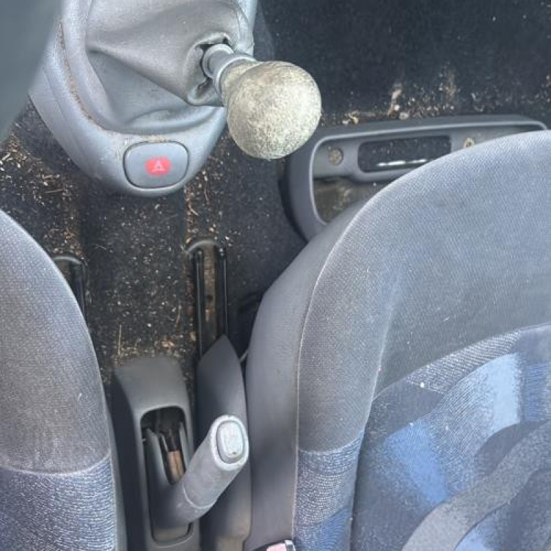 Levier de vitesses RENAULT CLIO 2 Photo n°18