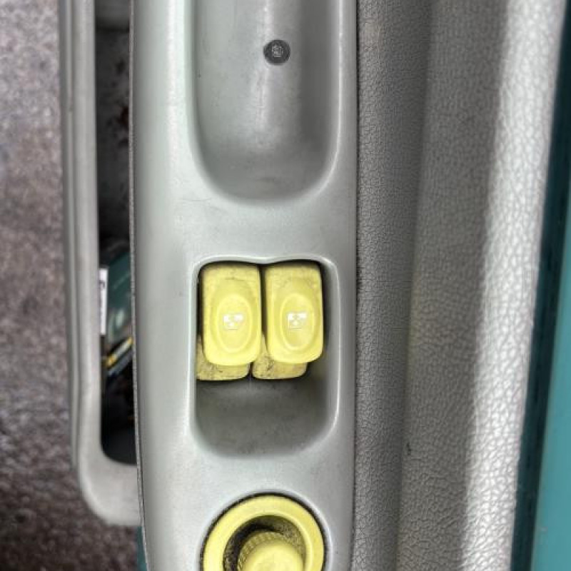 Tambour arriere gauche RENAULT TWINGO 1 Photo n°11