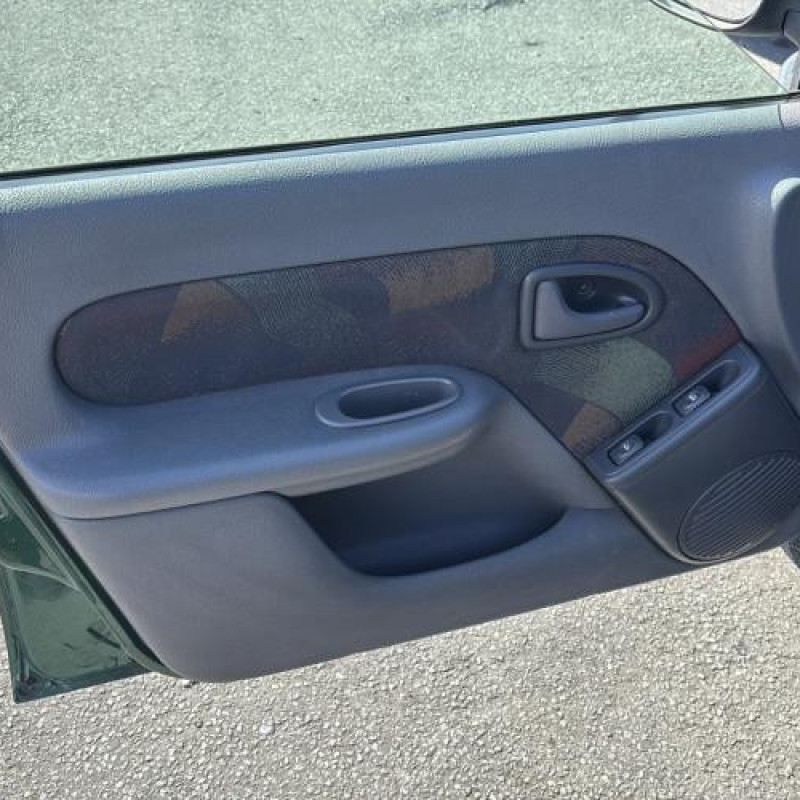 Levier de vitesses RENAULT CLIO 2 Photo n°9