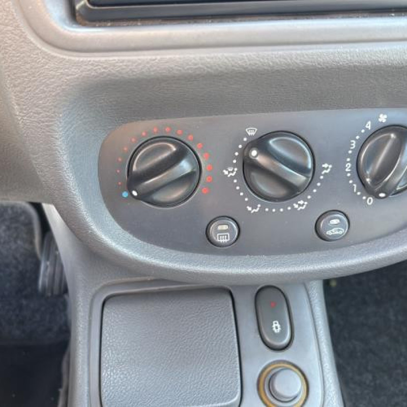 Levier de vitesses RENAULT CLIO 2 Photo n°16