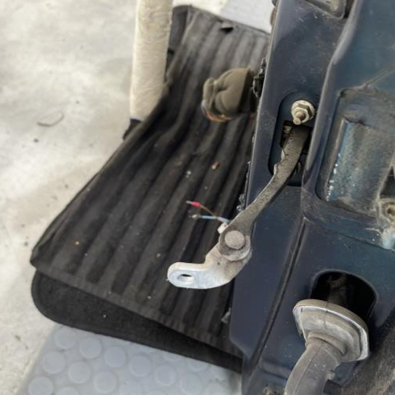 Porte avant gauche RENAULT CLIO 2 Photo n°4