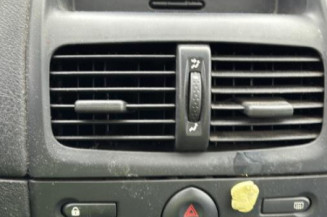 Vitre avant gauche RENAULT CLIO 2