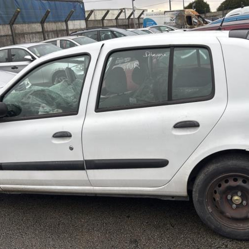 Poignee porte avant gauche RENAULT CLIO 2 Photo n°8