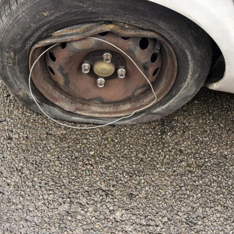 Poignee interieur arriere droit RENAULT CLIO 2 Photo n°20