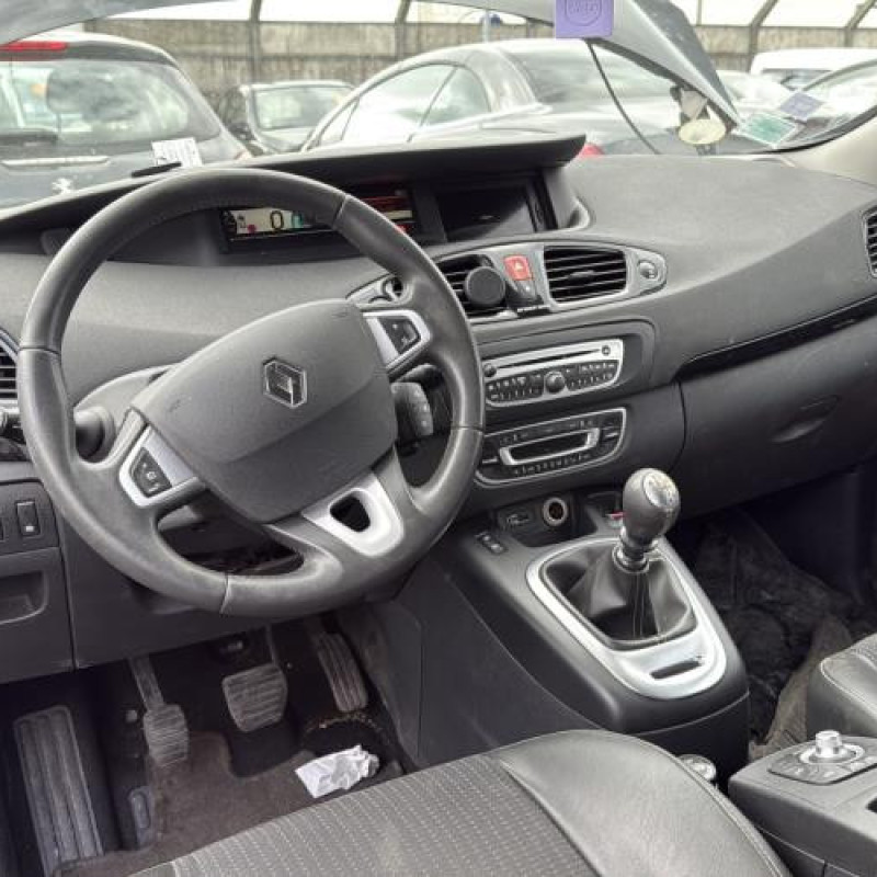 Reservoir essence RENAULT GRAND SCENIC 3 Photo n°13