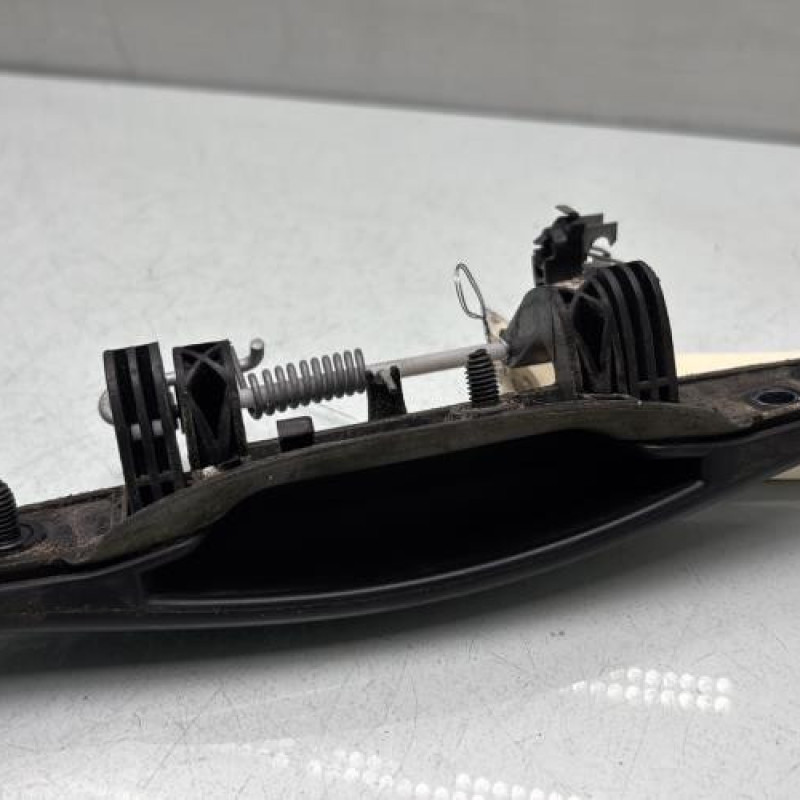 Poignee porte arriere droit DACIA SANDERO 1 Photo n°1