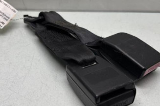 Attache ceinture arriere centrale DACIA SANDERO 1