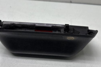 Feu arriere stop central DACIA SANDERO 1