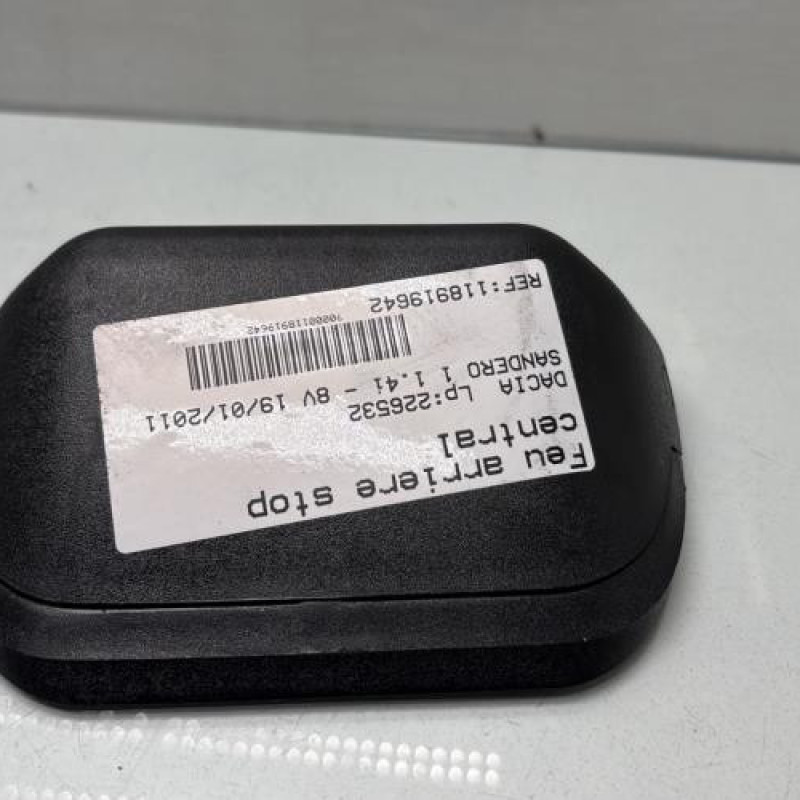 Feu arriere stop central DACIA SANDERO 1 Photo n°3