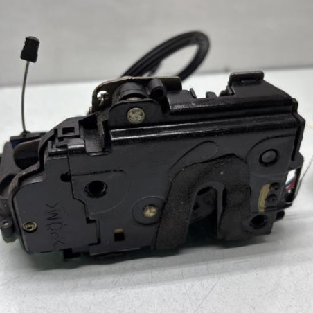 Serrure arriere droit VOLKSWAGEN POLO 4 Photo n°1