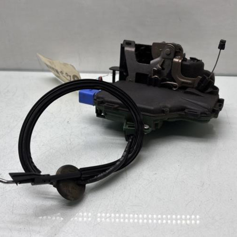 Serrure arriere droit VOLKSWAGEN POLO 4 Photo n°2