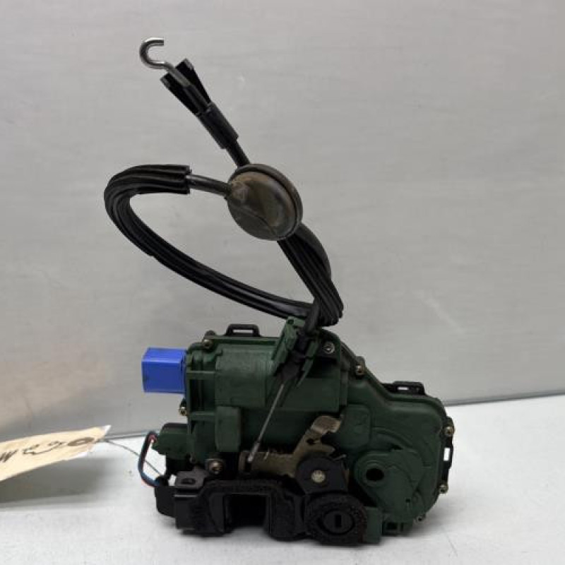 Serrure arriere droit VOLKSWAGEN POLO 4 Photo n°3