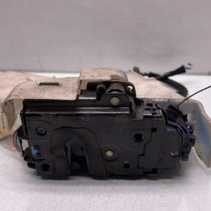 Serrure arriere gauche VOLKSWAGEN POLO 4 Photo n°1