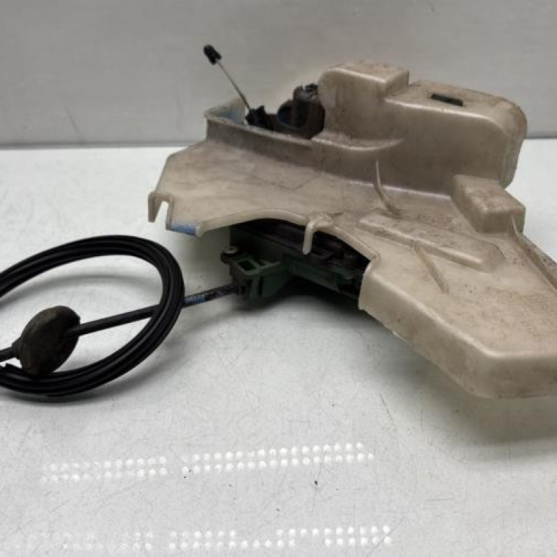 Serrure arriere gauche VOLKSWAGEN POLO 4 Photo n°2