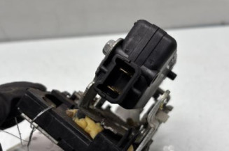 Serrure arriere droit DACIA SANDERO 1