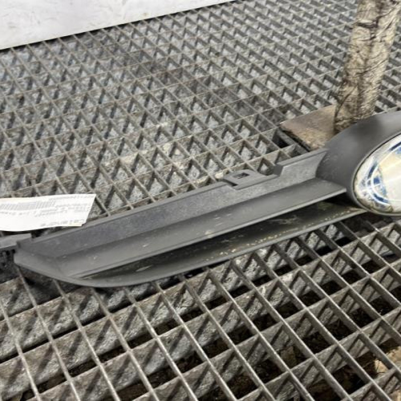 Calandre FORD FIESTA 6 Photo n°2