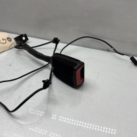 Attache ceinture avant gauche VOLKSWAGEN PASSAT 6 Photo n°1