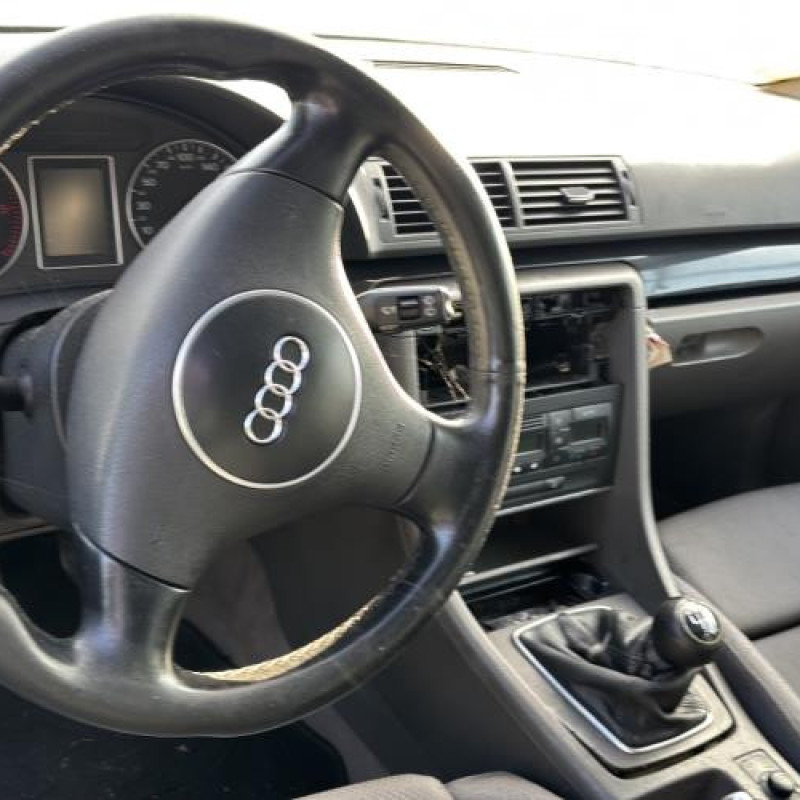 Malle/Hayon arriere AUDI A4 2 Photo n°19