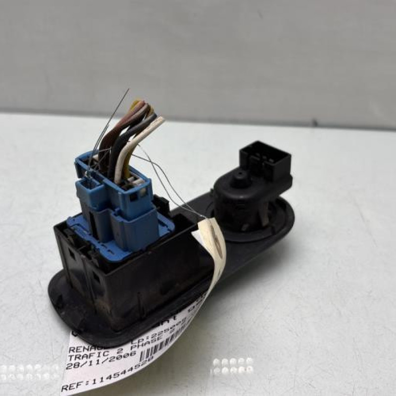 Interrupteur de leve vitre avant gauche RENAULT TRAFIC 2 Photo n°3