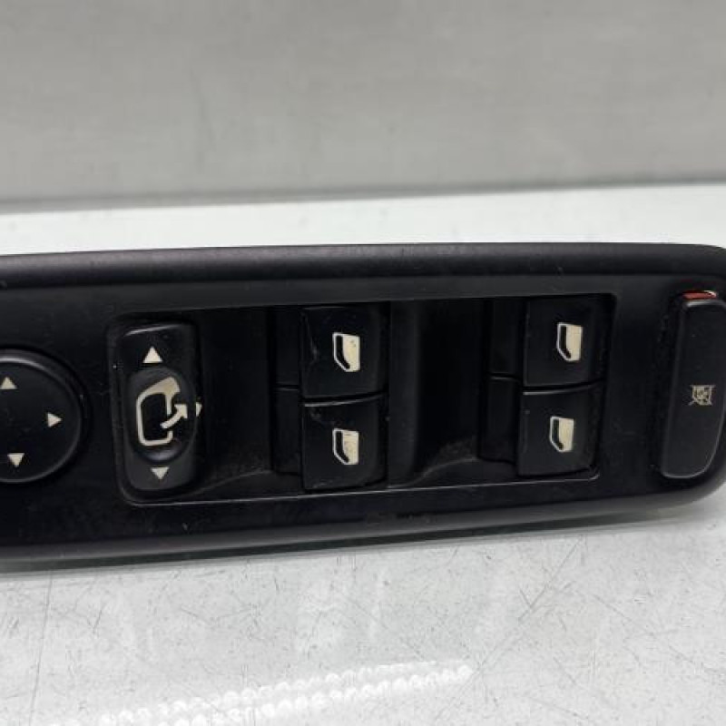 Interrupteur de leve vitre avant gauche CITROEN C8 Photo n°1