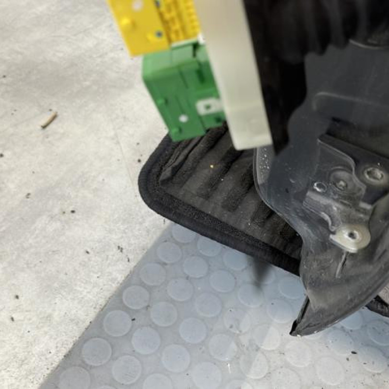 Porte avant gauche PEUGEOT 208 1 Photo n°5