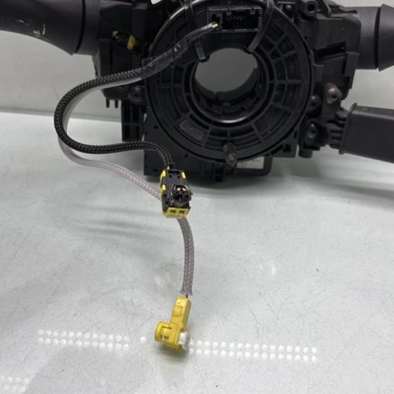 Com (Bloc Contacteur Tournant+Commodo Essuie Glace+Commodo Phare) RENAULT CLIO 5 Photo n°4