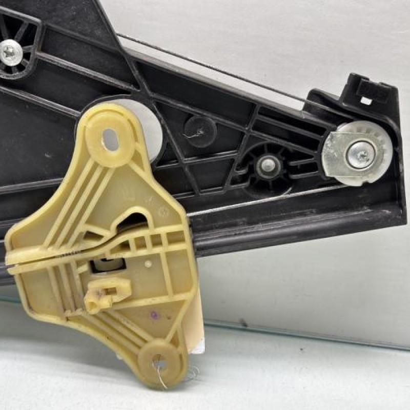 Leve vitre electrique arriere gauche RENAULT CLIO 5 Photo n°2