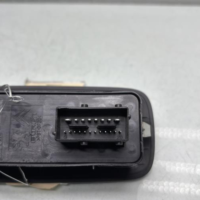 Interrupteur de leve vitre avant gauche PEUGEOT 208 1 Photo n°3