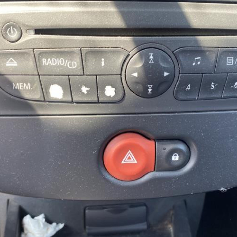 Bras essuie glace avant gauche RENAULT CLIO 3 Photo n°20