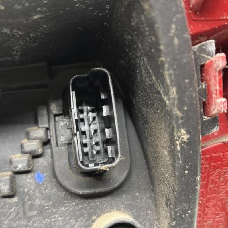 Feu arriere principal gauche (feux) RENAULT CLIO 3 Photo n°3