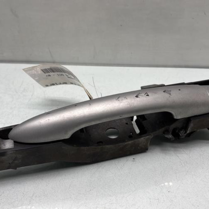 Poignee porte arriere droit RENAULT CLIO 3 Photo n°1