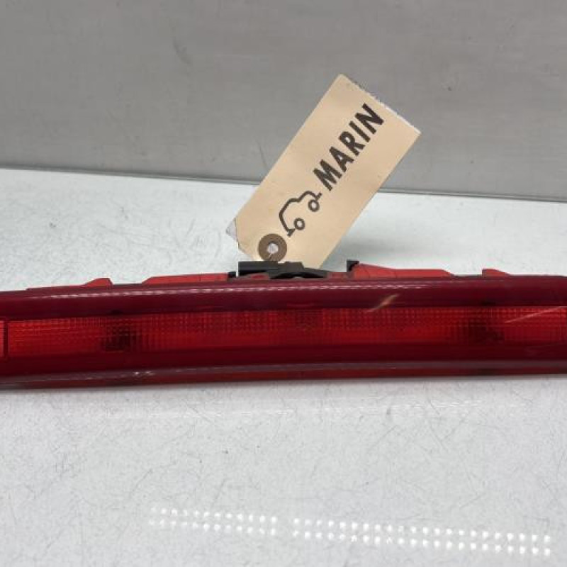 Feu arriere stop central RENAULT CLIO 3 Photo n°1