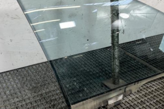 Vitre avant droit PEUGEOT 607